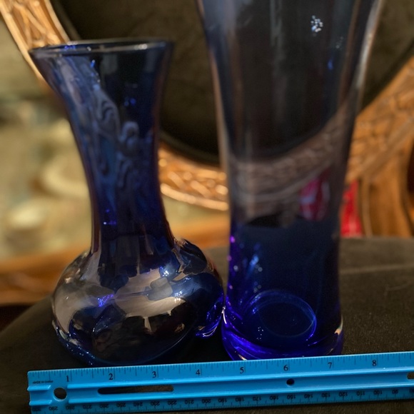 Two Blue glass flower vases. - Picture 6 of 9